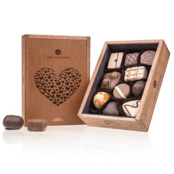 Chocolissimo - Elegance Valentine&#039;s - Pralinky v dřevěné krabičce 125 g