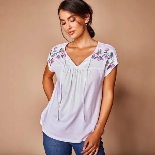 Tričko s výšivkou a krátkymi rukávmi