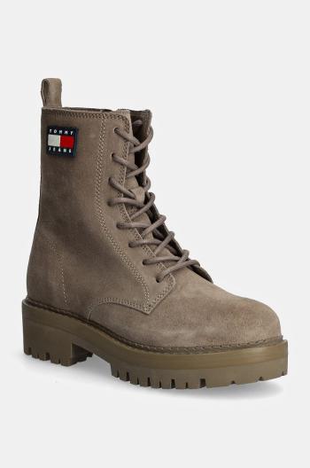 Členkové topánky Tommy Jeans TJW URBAN LACE UP SUEDE dámske, béžová farba, na plochom podpätku, EN0EN02630