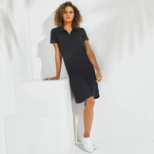 Rovné šaty zo strečového úpletu s polo golierom