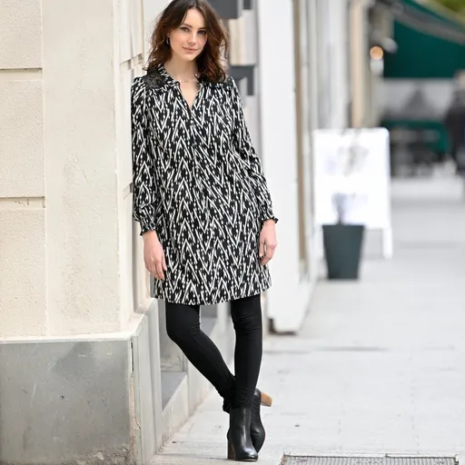 Tunika s potlačou, dlhými rukávmi a čipkovanými plecami