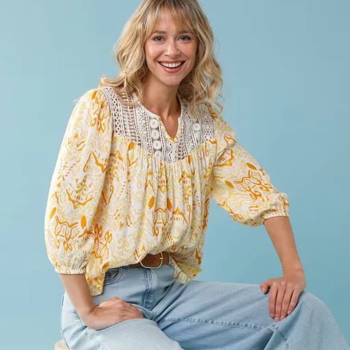 Blúzka s potlačou a macramé, pre nižšiu postavu