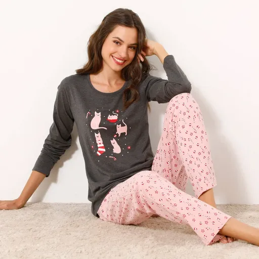 Pyžamo s potlačou mačky v zladenom vrecku