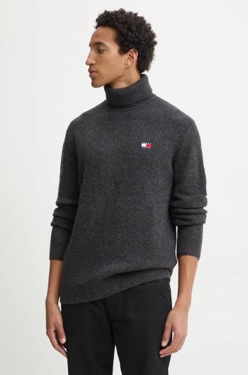 Sveter s prímesou vlny Tommy Jeans pánsky, šedá farba, s rolákom, DM0DM20602