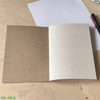 Különleges juta szálas, újrahasznosított papírból készült vázlatfüzet, jegyzetfüzet, újrapapír borítóval, A/5