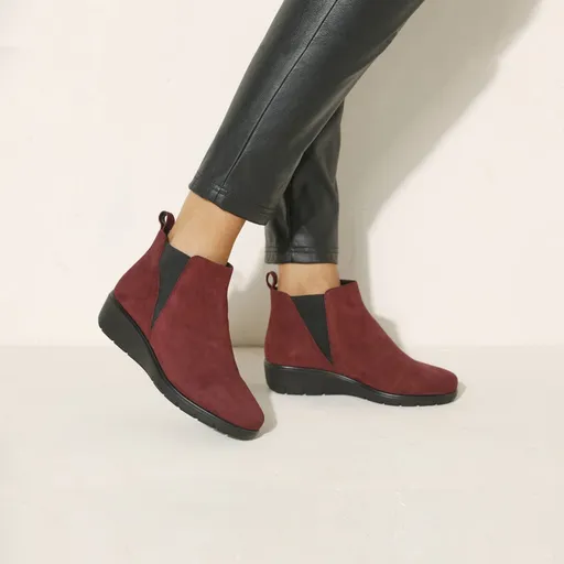 Vysoké kožené topánky na klinovej podrážke, z pružnej kože LWG