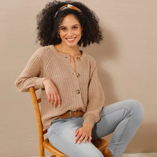 Sveter s hladkým vzorom