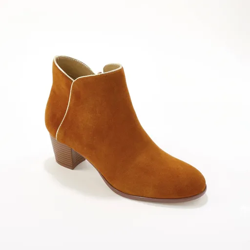 Nízke kožené čižmy so zlatistou lemovkou