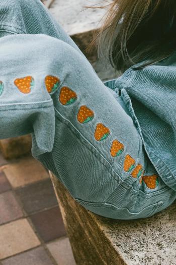 Detské rifle Tinycottons STRAWBERRIES EMBROIDERED JEANS SS25-247