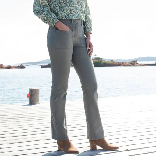 Rovné nohavice s našitými vreckami