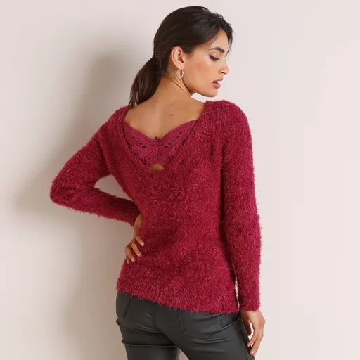 Pulóver z jemného úpletu s výšivkou v tvare motýľa na chrbte