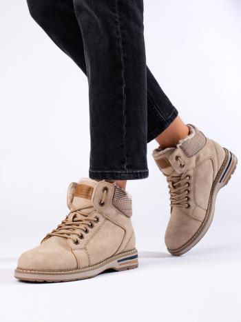 Trendy béžové členkové topánky na plochom podpätku pre ženy