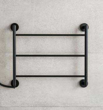 Sušiak uterákov elektrický P.M.H. Britta 71,2x85,9 cm čierná BR859712BLK