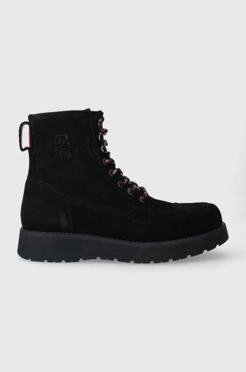 Semišové topánky Tommy Hilfiger TH AMERICAN SUEDE BOOT pánske, tmavomodrá farba, FM0FM04667