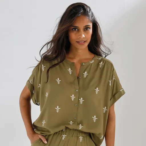 Blúzka s etno potlačou a krátkymi rukávmi