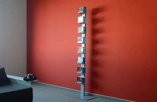 Radius design cologne Zakladač na CD 8 poličiek RADIUS DESIGN (CD-BAUM silver 2 STAND BIG 736C) strieborná