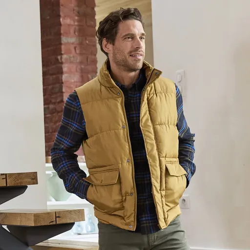 Prešívaná vesta so zapínaním na zips