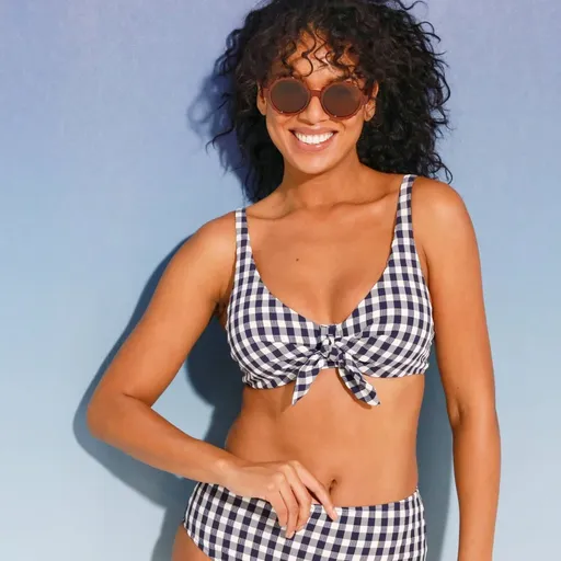 Plavková trojuholníková podprsenka Minuri s kockovanou potlačou, s kosticami