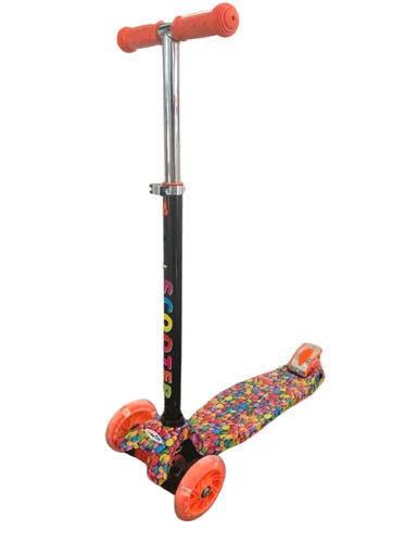 Kolobežka trojkolesová MAXI SCOOTER so svietiacimi kolieskami, BONBON or