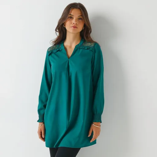 Jednofarebná tunika s dlhými rukávmi a čipkou na pleciach