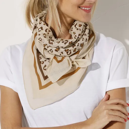 Šatka s leoparďou potlačou