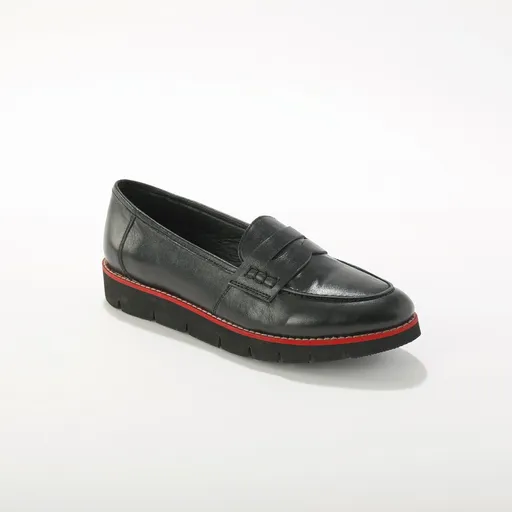 Kožené mokasíny s kontrastnou červenou lemovkou