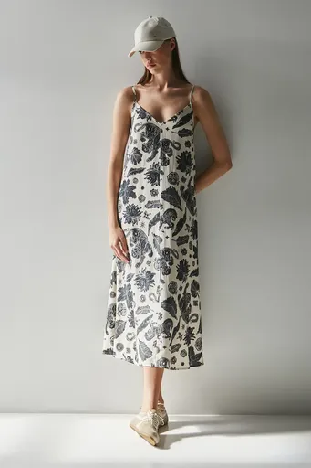 Šaty s prímesou ľanu Medicine