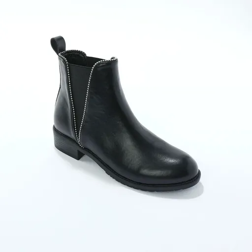 Ploché nízke čižmy s gumou a cvočky