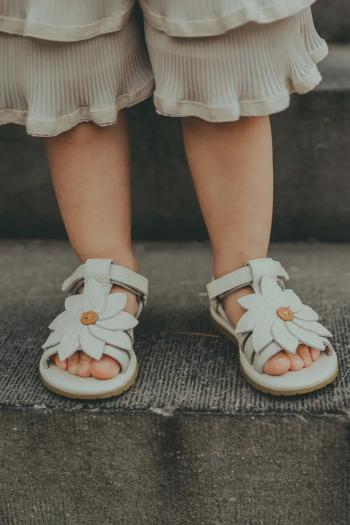 Detské kožené sandále Donsje Iles Fields Sandals Daisy biela farba, 2025102