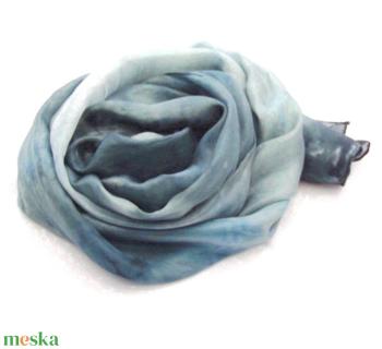 Eső hernyóselyem sál