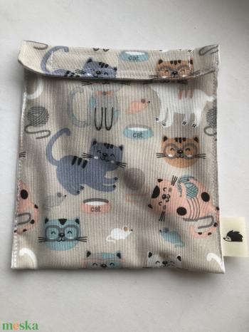 c a t s.  SNACK TASAK