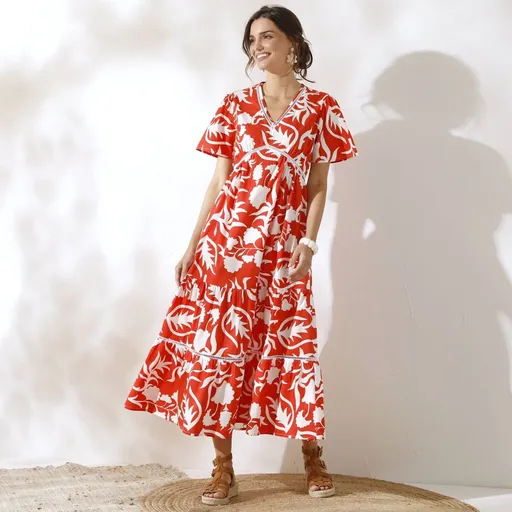 Dlhé šaty s potlačou a háčkovanými detailmi