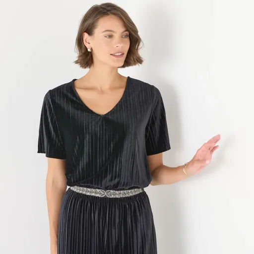 Velúrové tričko s výstrihom do V