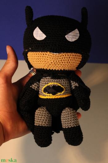 Batman szuperhős horgolt figura