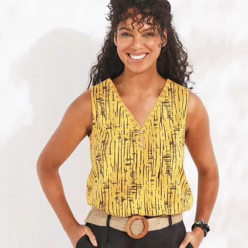 Top do V s macramé lemom a potlačou