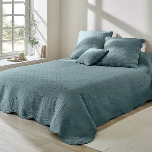 Jednofarebná prikrývka na posteľ Cassandre