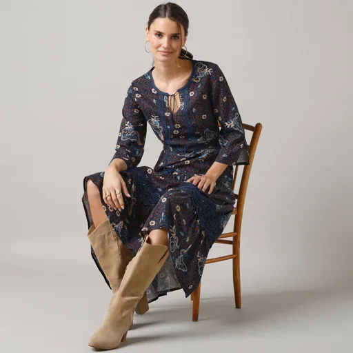 Dlhé šaty s potlačou a macramé