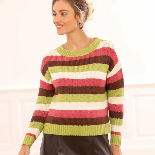 Pruhovaný pulóver s lodičkovým výstrihom