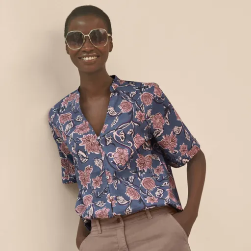 Blúzka s potlačou, krátkymi rukávmi a tuniským výstrihom