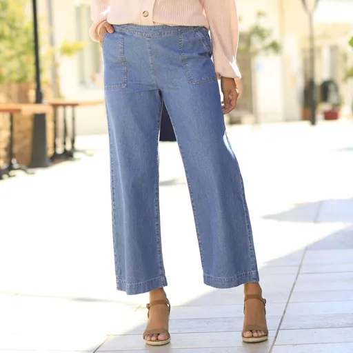 Široké skrátené džínsy s pružným pásom vzadu