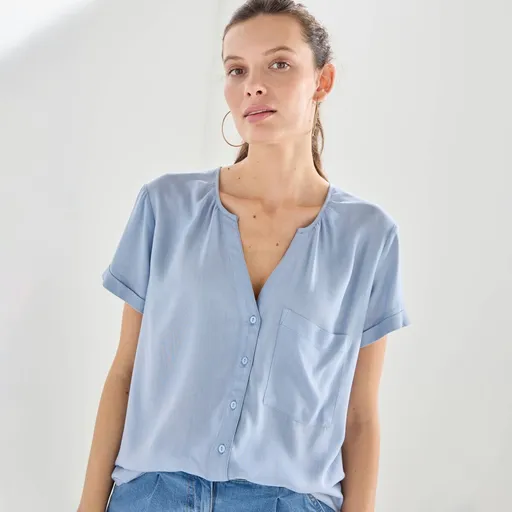 Jednofarebná blúzka s krátkymi rukávmi na gombíky