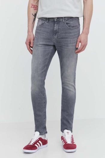 Rifle Tommy Jeans pánske, šedá farba, DM0DM18731