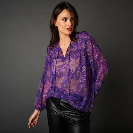 Vzdušná blúzka s drobným vzorom