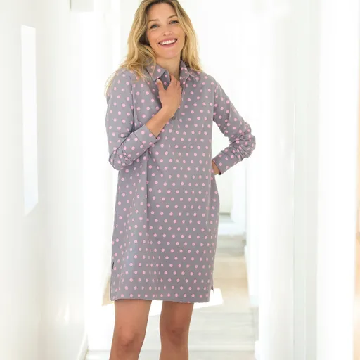 Flanelová nočná košeľa s bodkovanou potlačou