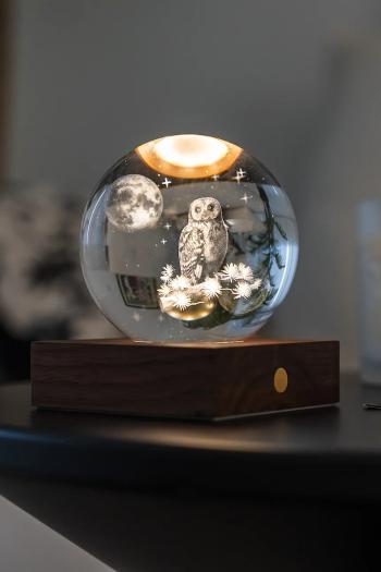 Bezdrôtové led svietidlo Gingko Design Amber Crystal Light viac farieb