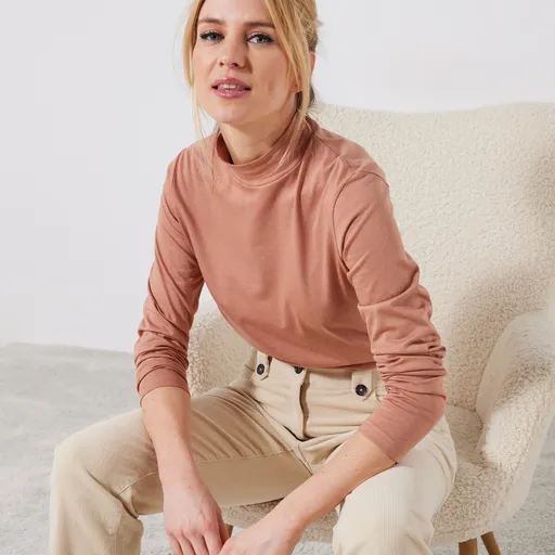 Tričko so stojačikom a dlhými rukávmi