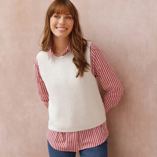 Vesta z hladkého úpletu s okrúhlym výstrihom