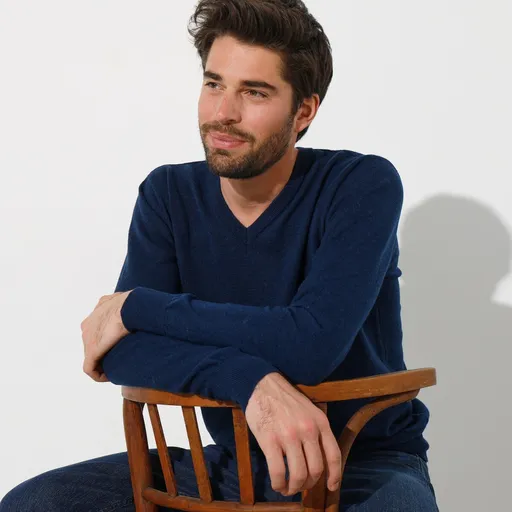 Pulóver s výstrihom do V, 80 % vlna, 20 % polyamid