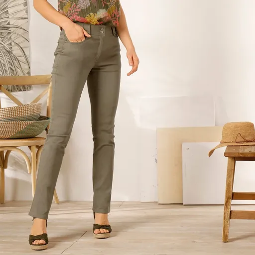 Rovné nohavice s vysokým pásom, nižšia postava