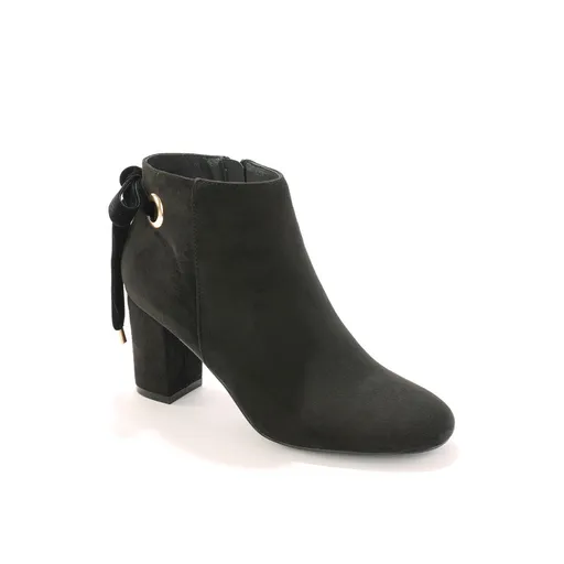 Nízke čižmy na podpätku, so zamatovou mašľou